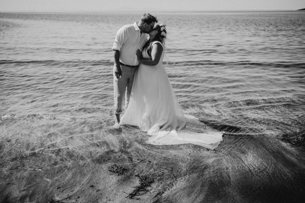 Talisker beach wedding kiss